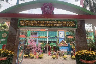 Tham quan Hội chợ ngày tết của các bé trường Mầm non Hoa Hồng