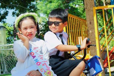 Chụp kỷ yếu của trẻ Khối Lá
